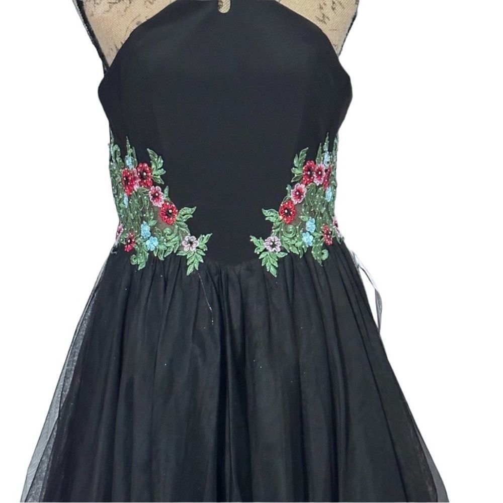 Blondie Nites Macy's Formal Dress Size 9 NWT Black with Beautiful Floral Design